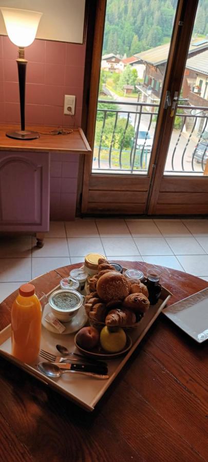 Abondance Le Retro Bed & Breakfast エクステリア 写真